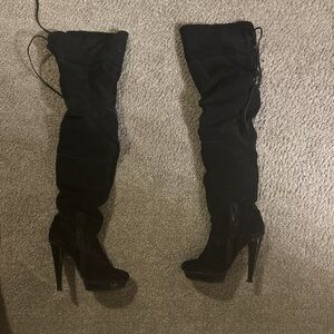 Women’s size 7 heel boot worn twice.